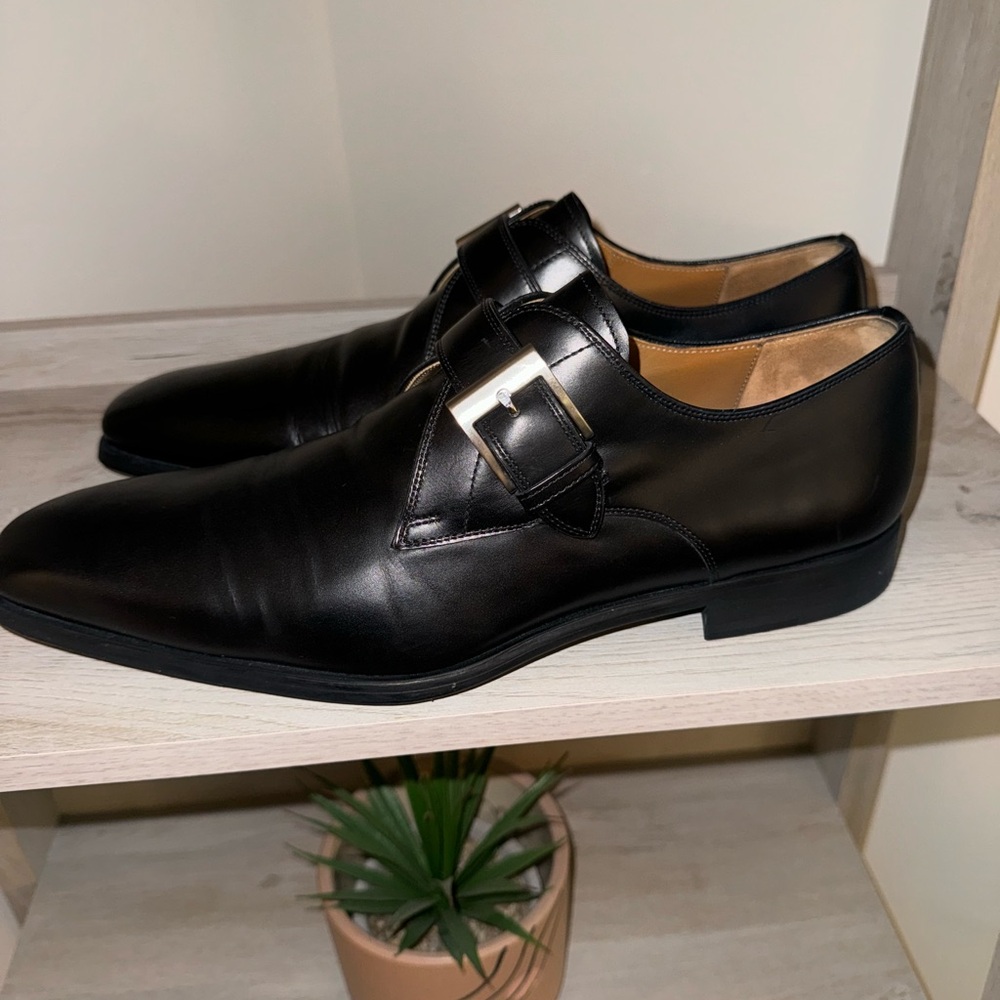 Men’s Like NEW Magnanni Black dress shoes size 10.5